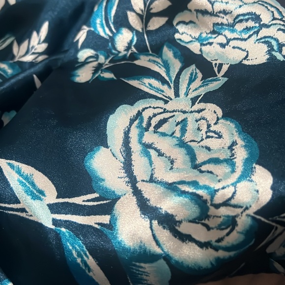 Morgan Taylor intimate size large blue top floral flower design sleep intimate - Picture 9 of 9